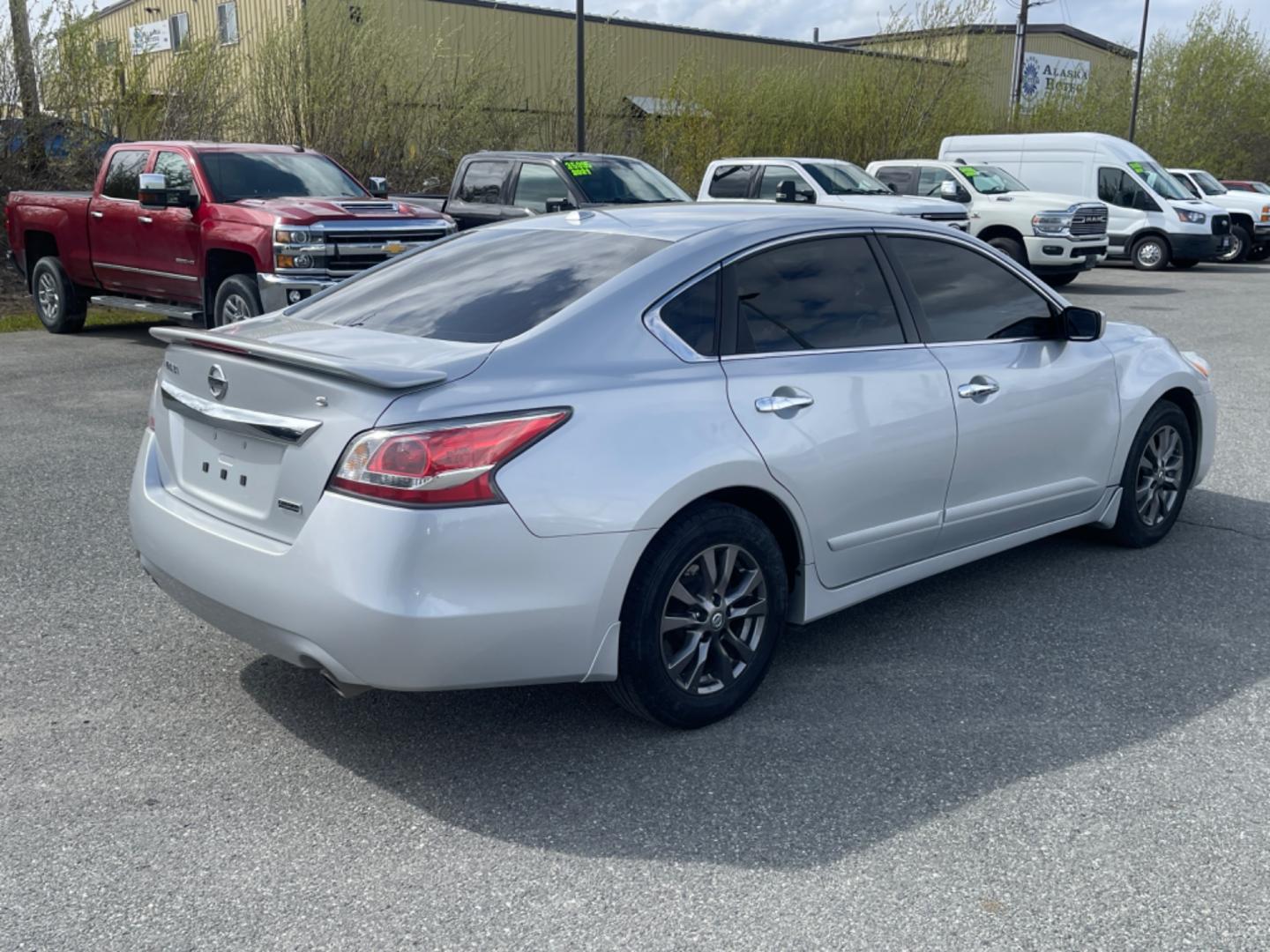 2015 SILVER NISSAN ALTIMA 2.5 (1N4AL3AP4FC) with an 2.5L engine, Continuously Variable transmission, located at 1960 Industrial Drive, Wasilla, 99654, (907) 274-2277, 61.573475, -149.400146 - Photo#3